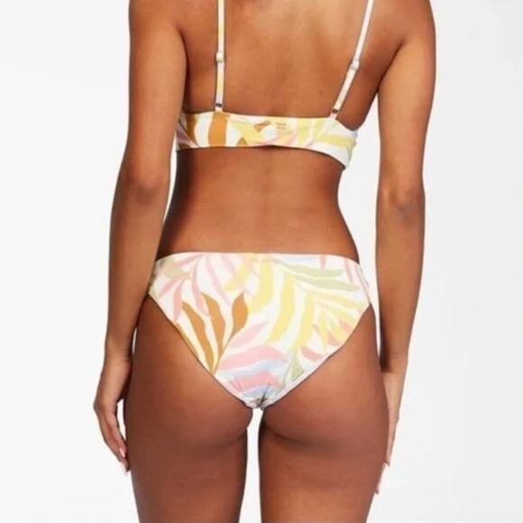Billabong Lowrider Reversible Bikini Bottom in Tropical Jungle Size S NWT - Picture 2 of 12